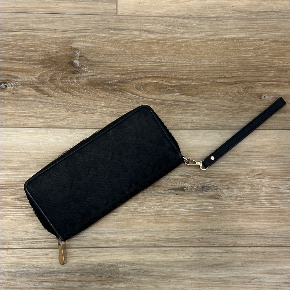 Michael Kors Black Wallet - Picture 2 of 6